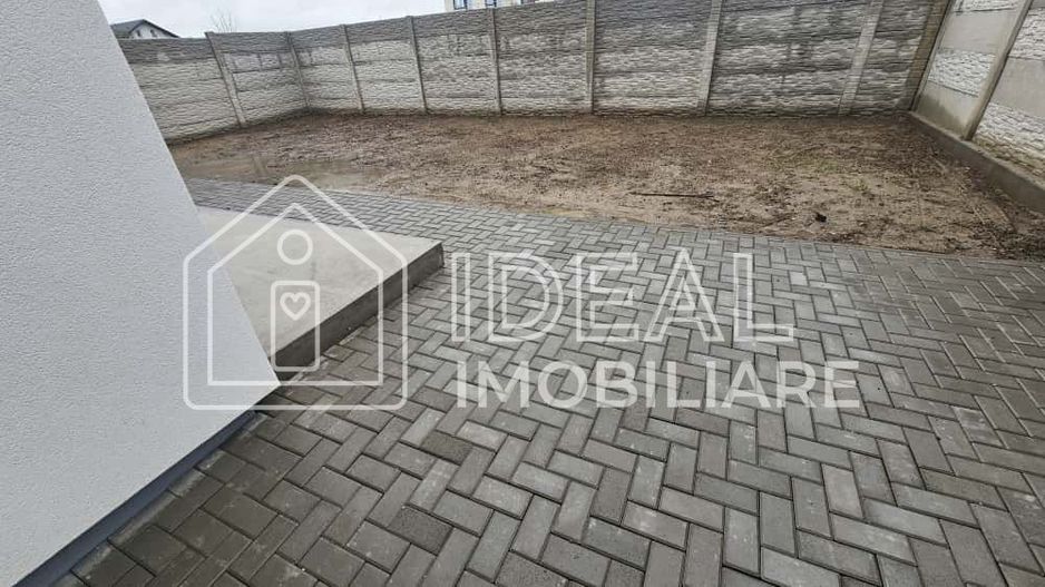 Casa Individuala cu 4 camere si 270 mp de curte, în Cristian - Poză 10