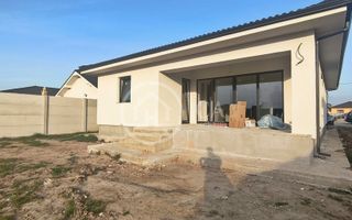 Casa de vanzare cu 4 camere in Santandrei, Bihor - Poză 1