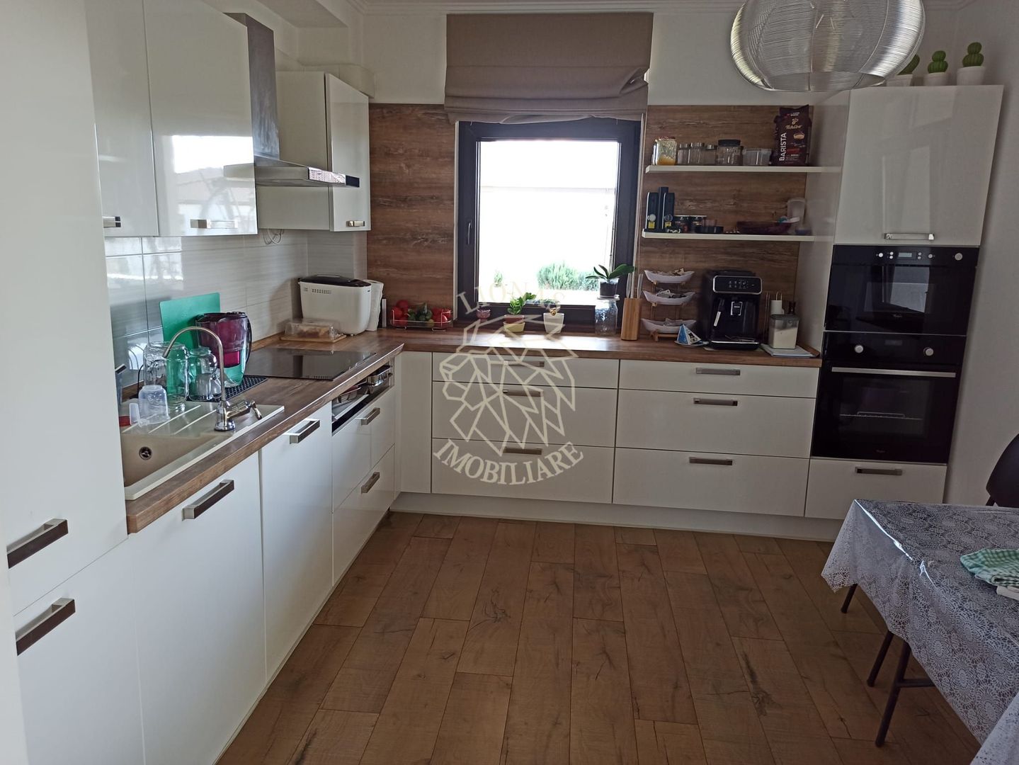 Casa 6 camere 220 mp-teren 1200 mp-curte amenajata-garaj-La Soare - Poză 5