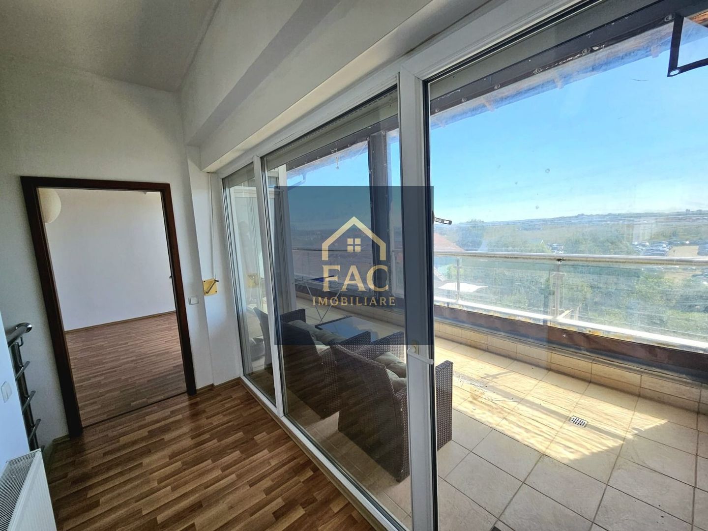 Apartament 3 camere penthouse de inchiriat. - Poză 16