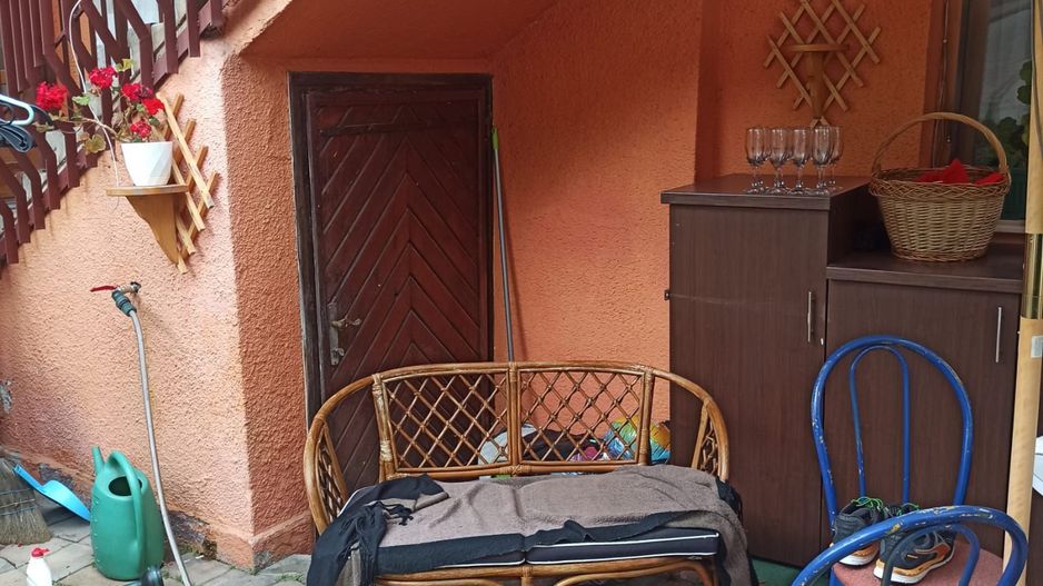 CASA CU 6 CAMERE ZONA CENTRAL - Poză 3