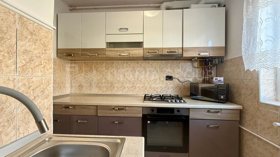 Garsoniera decomandata, etaj intermediar - Zona Tractorul, Coresi - Poză 6