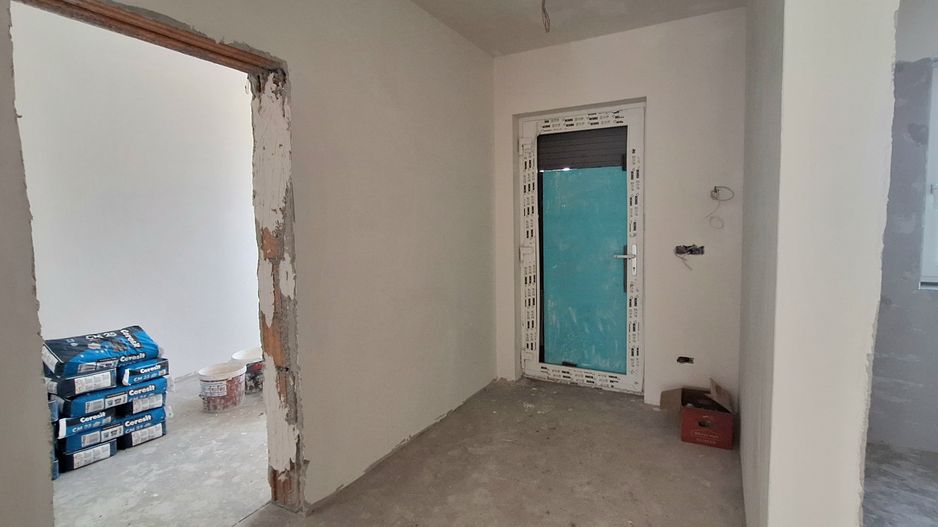 Casa cu garaj- contructie tip duplex - Poză 16