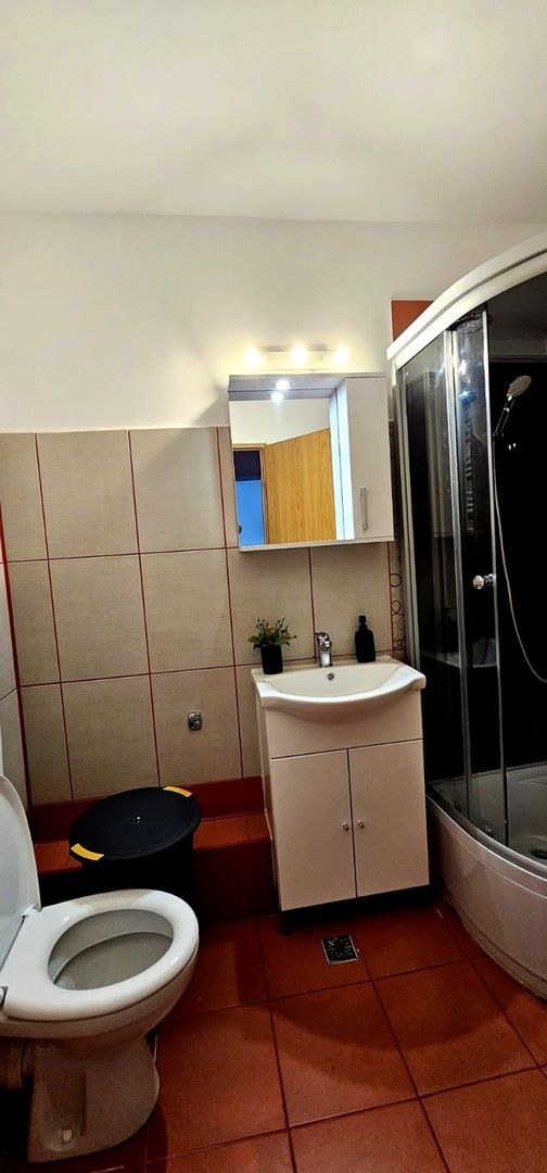 Proprietar închiriez imobil central - Poză 10