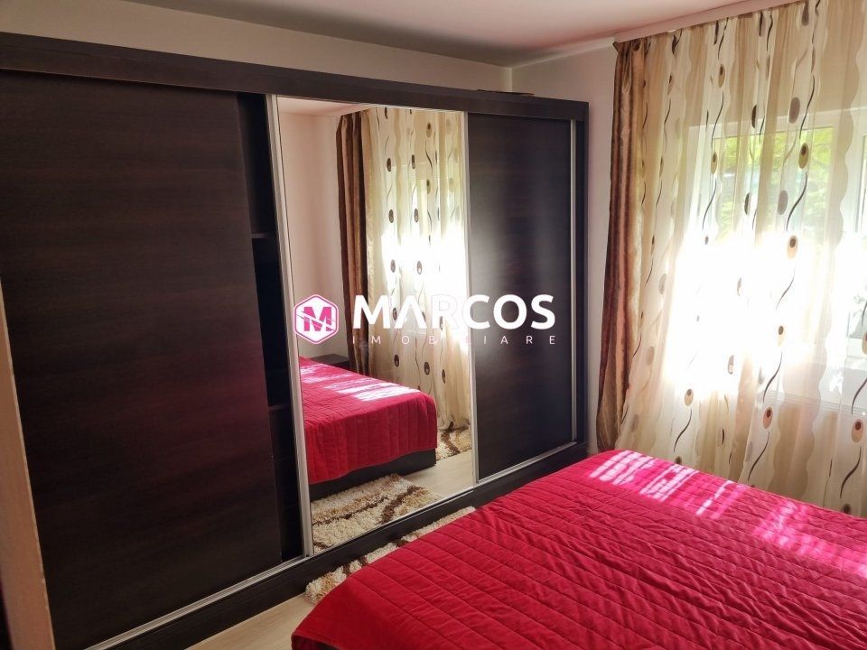 Apartament cu 3 camere de închiriat în zona Micro IV - Poză 5