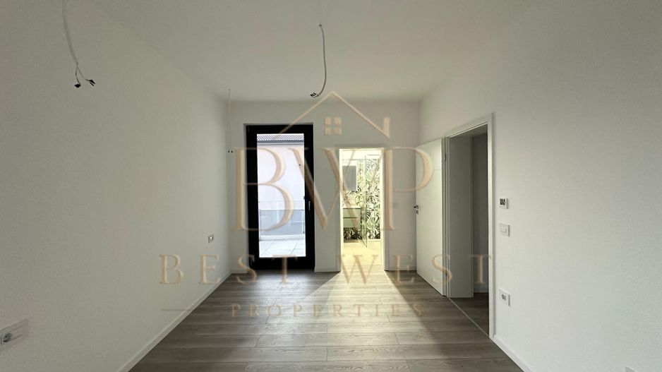 Duplex 1/2, 4 camere, 3 băi, la strada principală Mosnita Veche - Poză 17