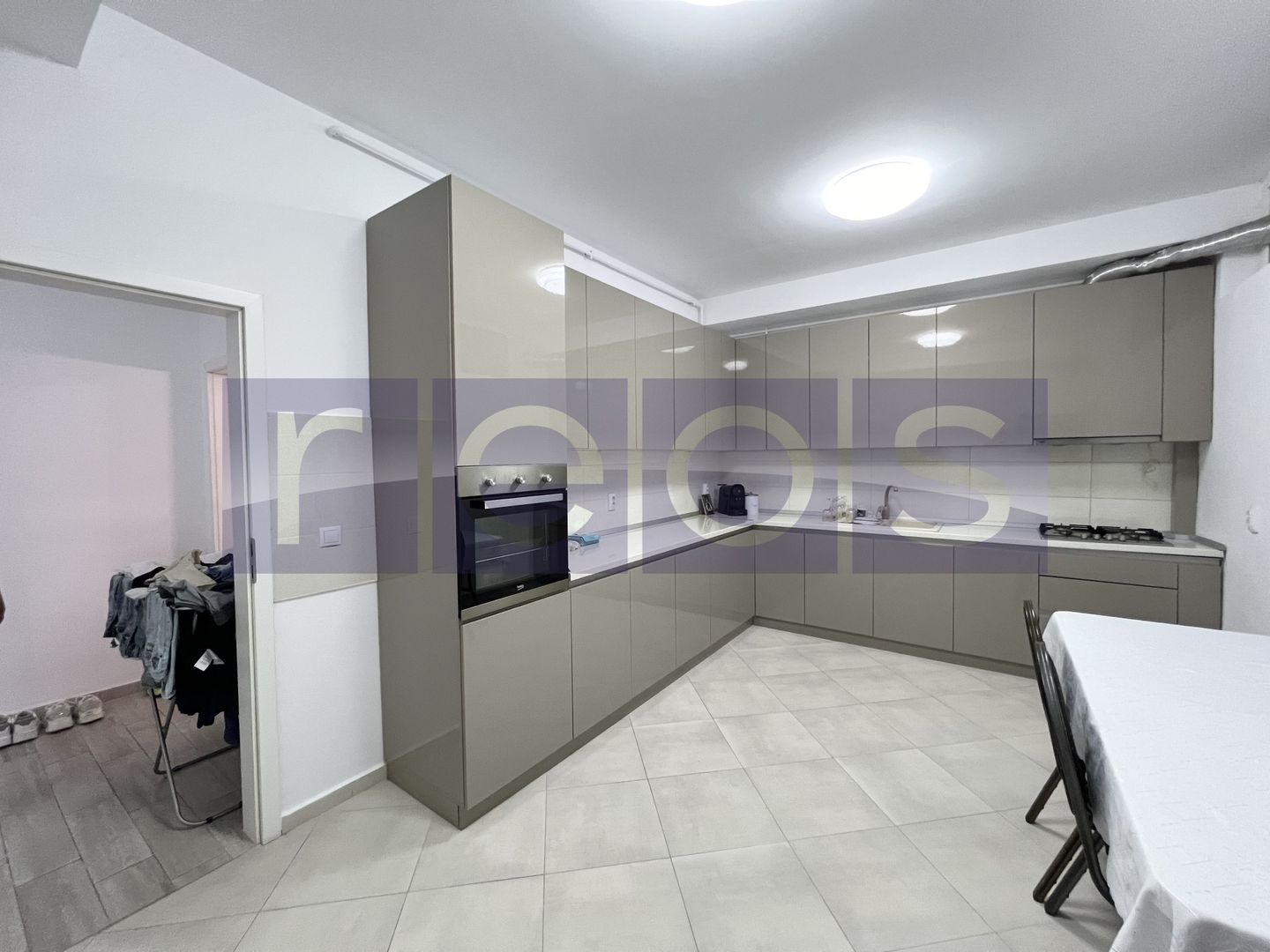 VANZARE | 3 CAMERE | PIATA CHIBRIT | TERASA | BOXA SI GARAJ INCLUSE - Poză 6