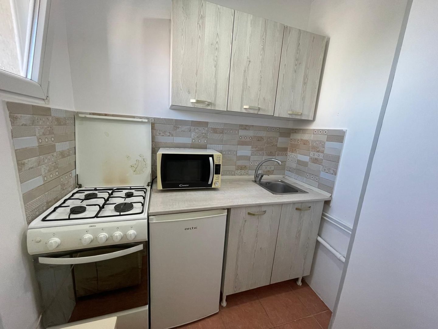 GARS. PIATA SUDULUI, PET-FRIENDLY, BUCATARIE INCHISA, METROU 8 MIN - Poză 4