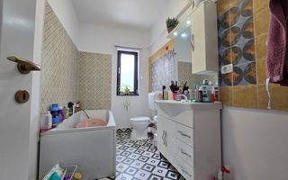 Apartament in casa insiruita, Dumbravita, 2 Dormitoare, Loc de parcare, Curte - Poză 7