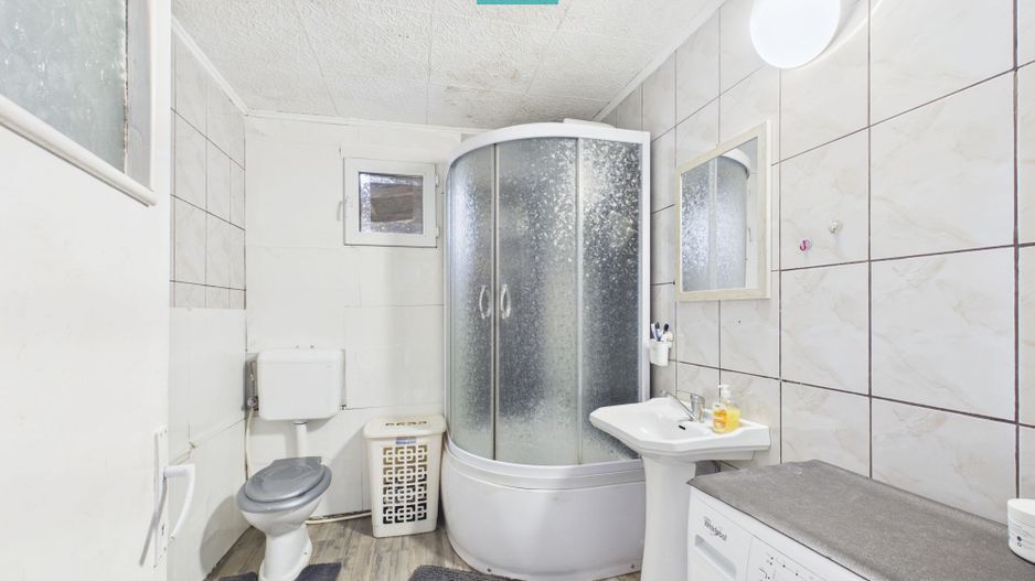 Casă cu 3 camere de vânzare în zona Bujac - Poză 14