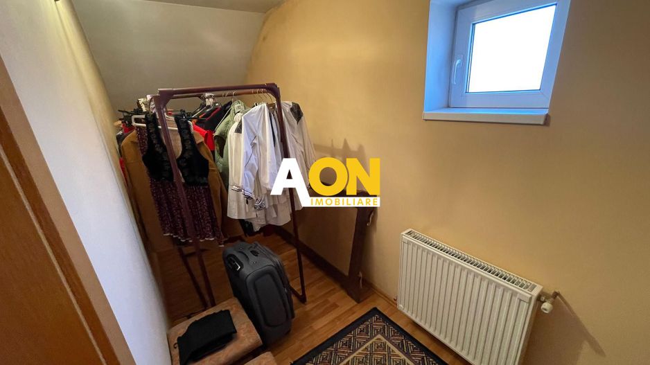 Casă cu 6 camere, teren 912 mp, garaj dublu, în zona Cetate-Schit - Poză 11