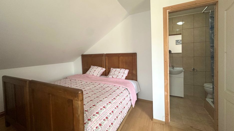 Vânzare casă Individuală 12 Camere la 5 minute de Castelul Bran - Poză 14