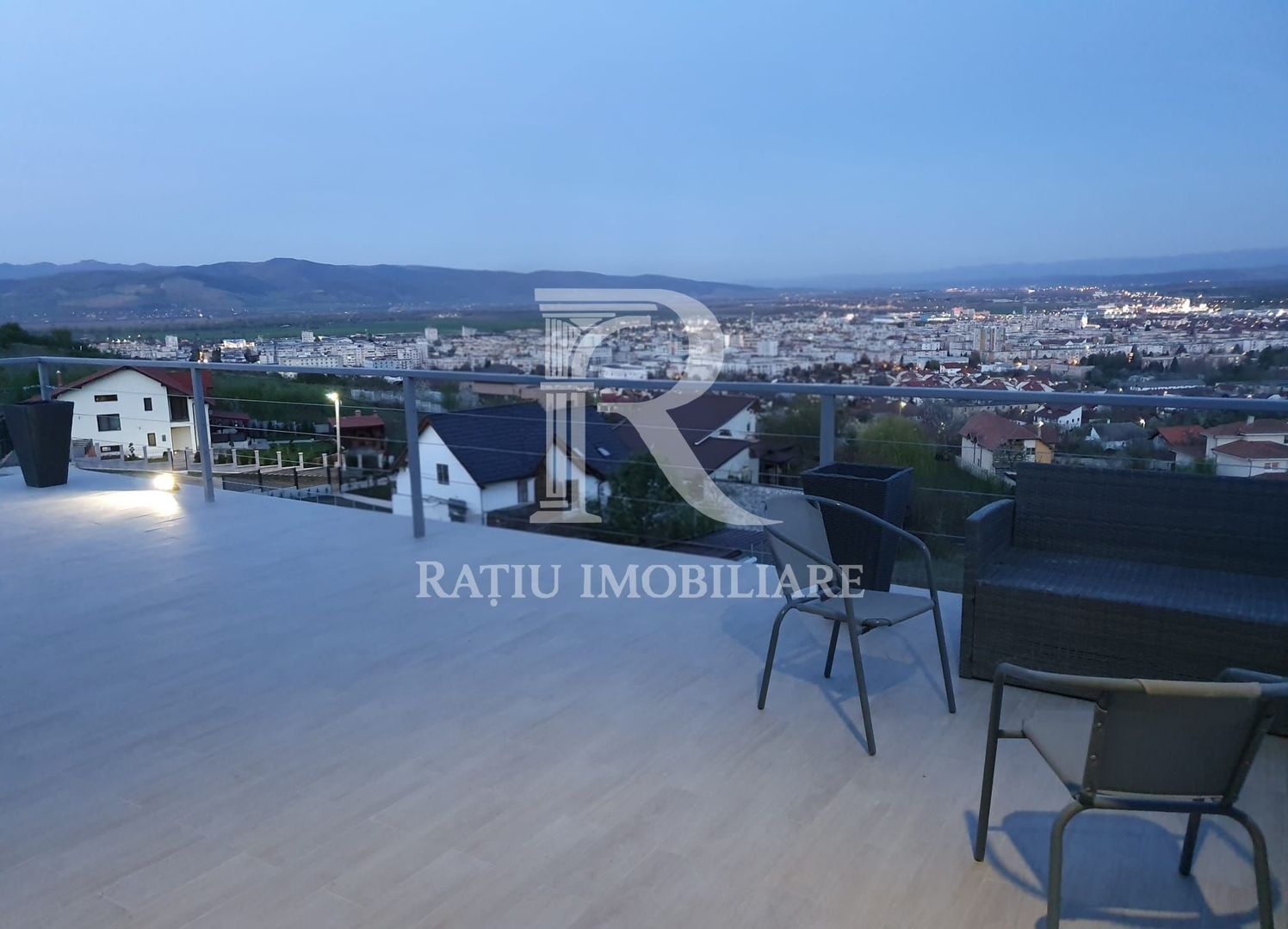 Casa moderna | 2 terase | Vedere Panoramica | Deva | - Poză 11