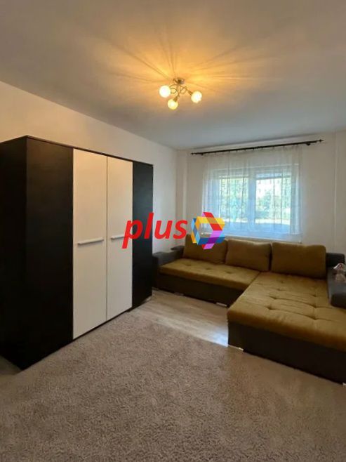 Apartament cu patru camere, zona Florilor/Craiter , 80 mp - Poză 1