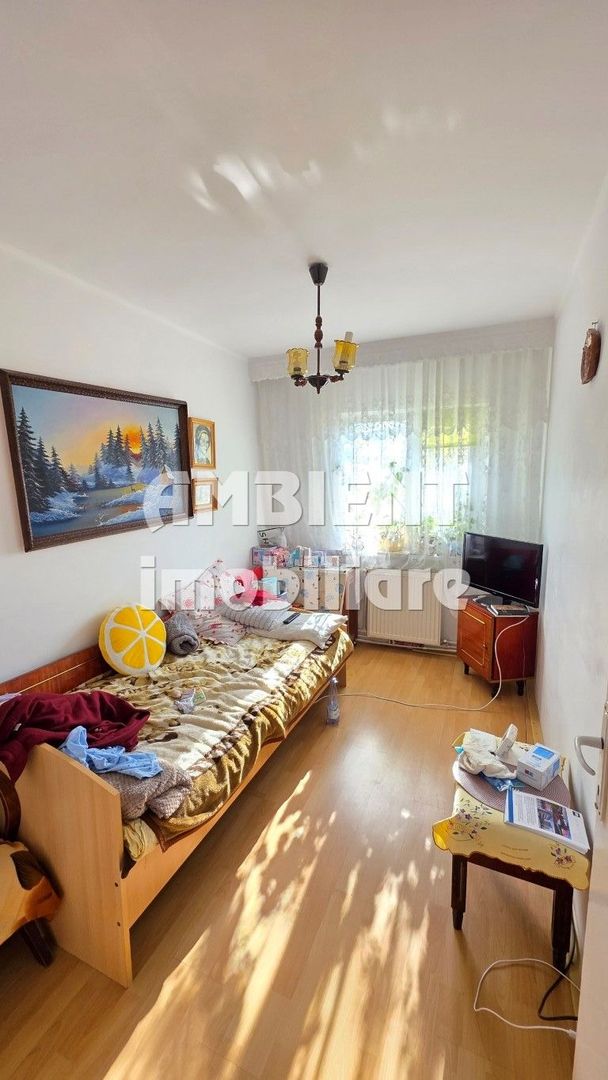 Apartament 3 camere, ETAJ 3, VASLUI zona FEROVIARI; - Poză 4