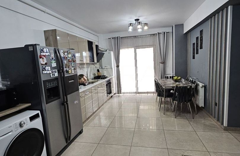 Apartament cu 3 camere și garaj subteran – Baciu, zona Petrom - Poză 3