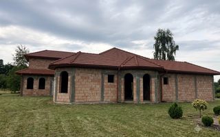 Conac de vânzare, pe Valea Avrigului - Poză 3