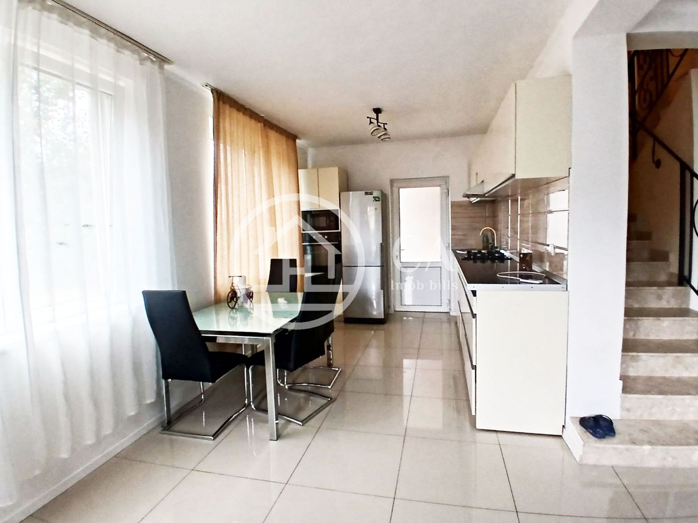 Casă de închiriat cu 4 camere în zona Oncea, Oradea - Poză 8