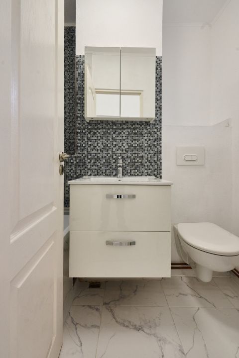 Apartament Gavana, 4 camere, etaj 1, renovat recent , zona Piata-0% comision - Poză 12