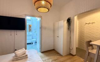 Garsoniera Universitate | View Hotel Corinthia - Poză 4