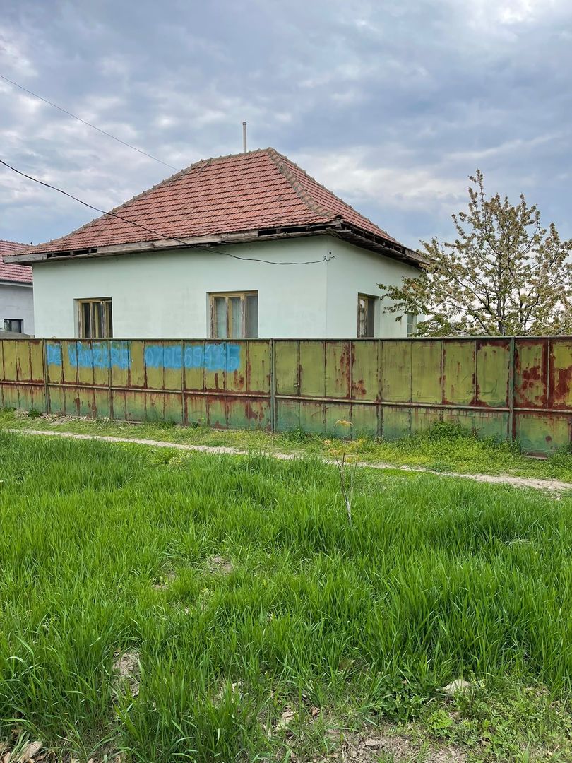 COMISION 0 | Casă cu teren 2.850 mp | Utilități trase | Tomnatic - Poză 2