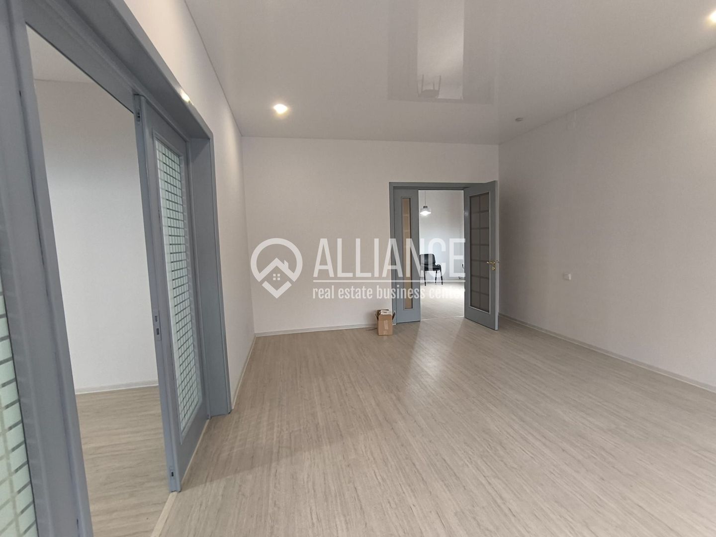 Capitol Bulevardul Mamaia Vila D+2E+M - Poză 13