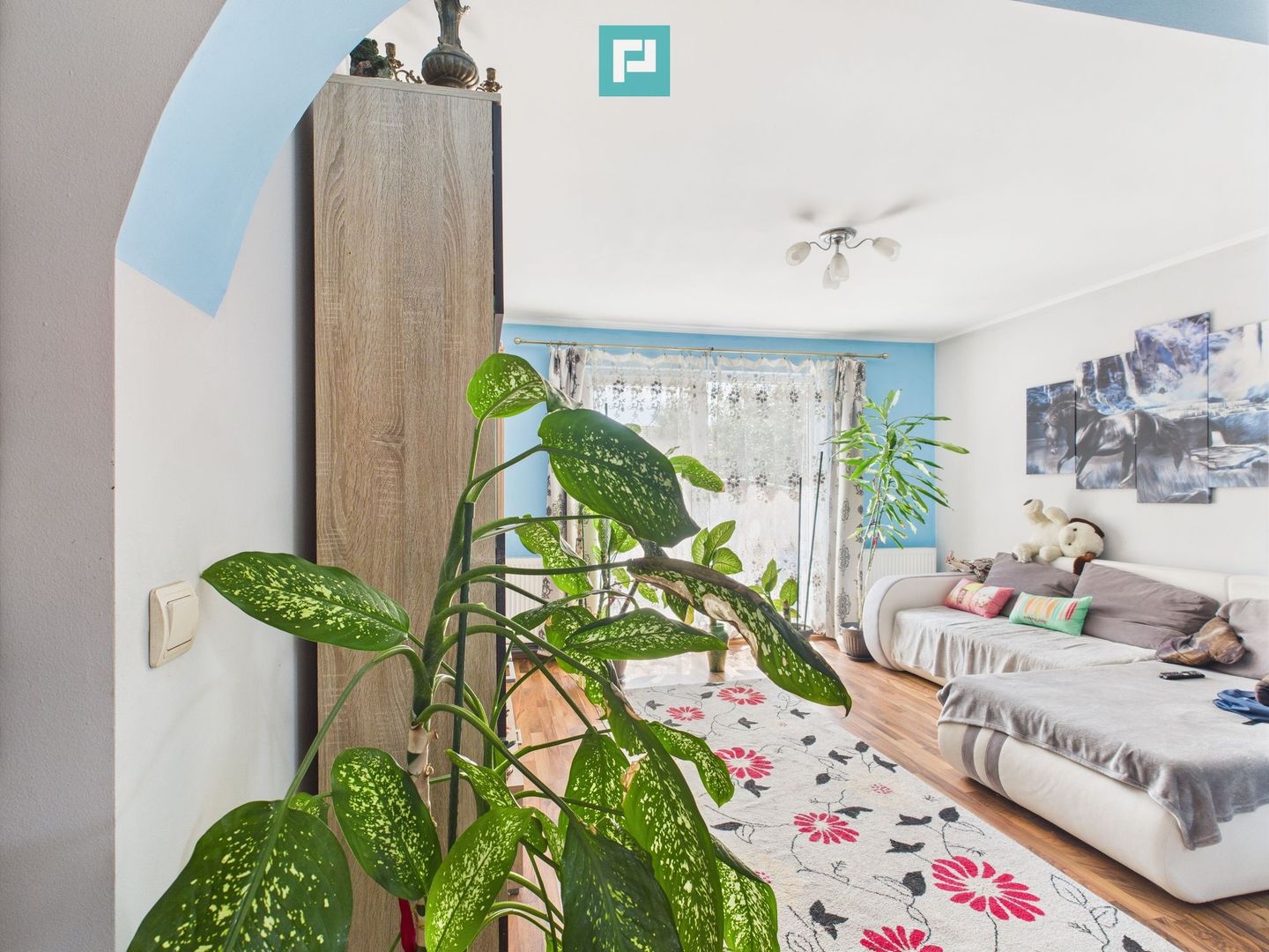 Casă spațioasă cu grădină în Topolovățu Mare - Poză 12