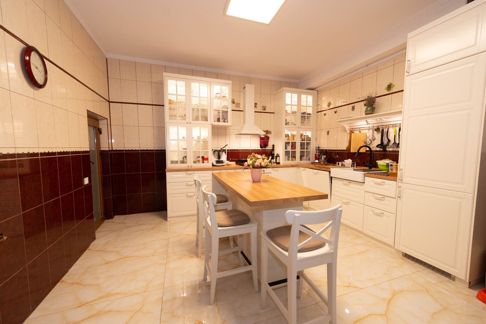 Apartament cu 4 camere 169mp, parter si teren 175mp, în zona Grivita - Poză 3