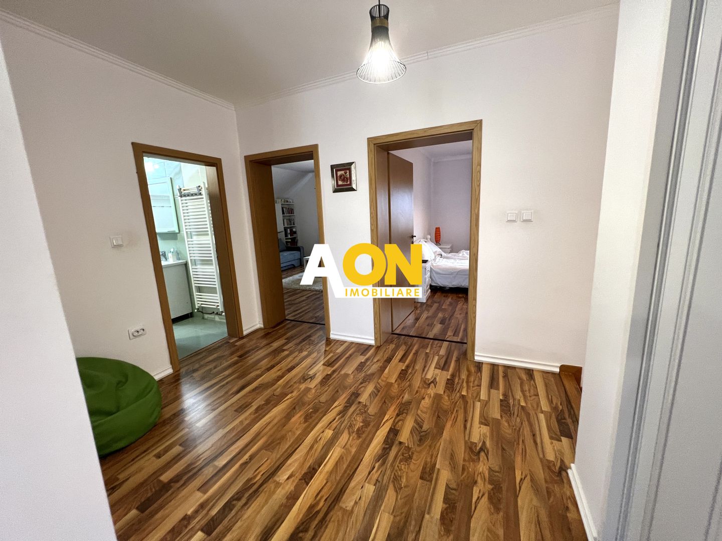 Casa de vanzare - 5 Camere, 2 Bai,  Garaj, 1000mp Teren - Poză 25