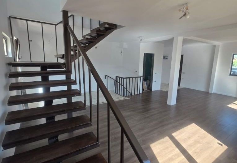 Casa cu 5 camere | Otopeni | Central - Poză 15