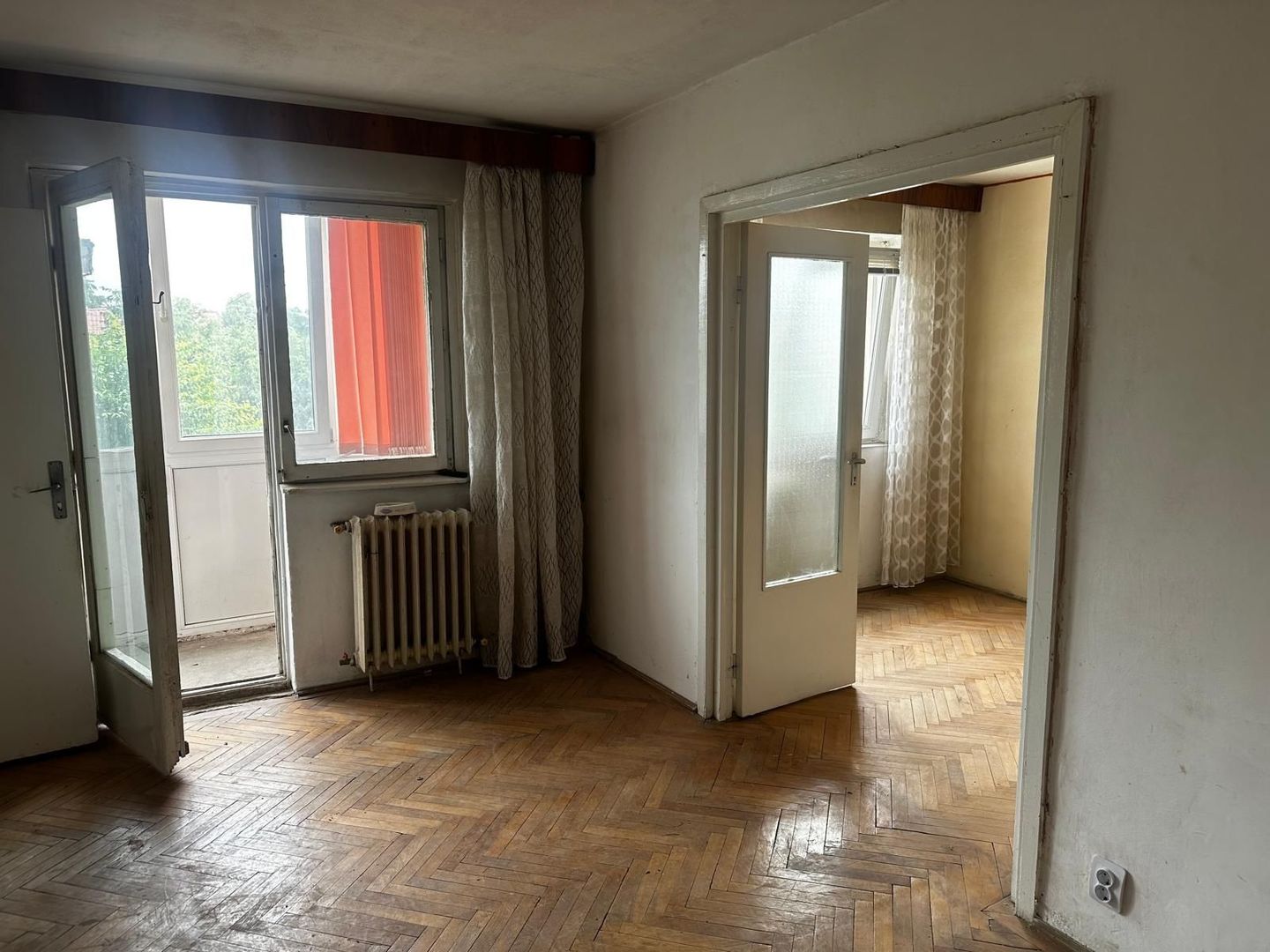 Sagului | 2 Camere | Etaj Intermediar | Bloc Izolat | Boxa - Poză 1