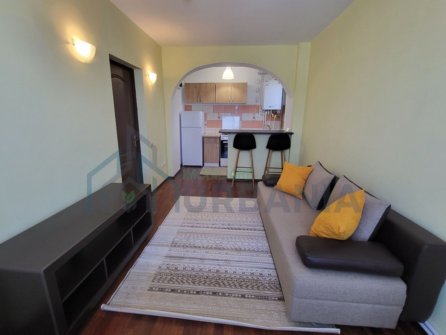 Apartament 2 camere de inchiriat, zona Bucium (OMV), etaj 1 din 4, mobilat si utilat - Poză 1