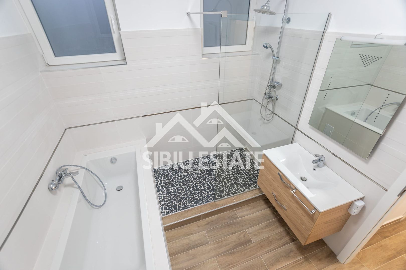 Apartament de inchiriat 3 camere cu grădină-Zona Calea Cisnadiei - Poză 13