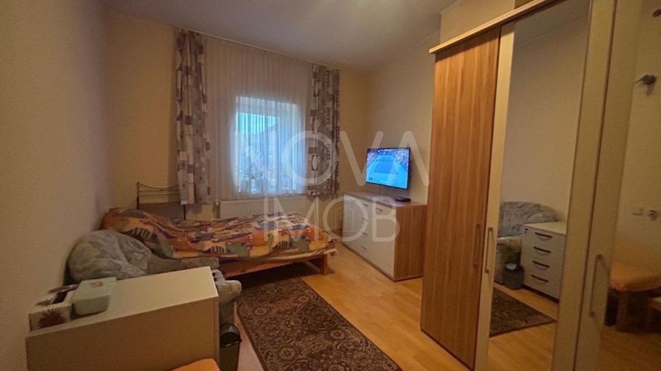 Casa de vanzare 200 mp cu spatiu comercial la parter, strada Lunga - Poză 11