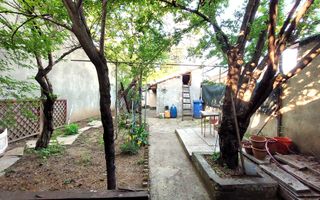 Vanzare casa 6 camere, 3 bai, 3 bucatarii, 2 centrale,  curte individu - Poză 22