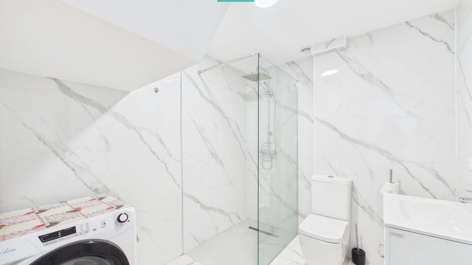 Casă înșiruită în Via Carmina- Vladmirescu - Poză 8