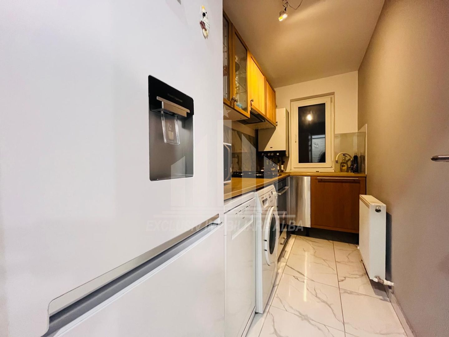 Apartament cu 3 camere renovat, Cetate - Poză 2