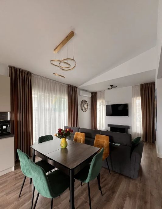 Casă individuală cu 4 camere în cartierul Aerocity, Tunari - Poză 2