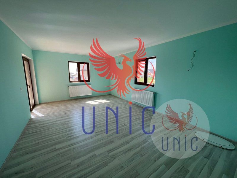 Casa, 4 camere, S+P+1E+M - Poză 12