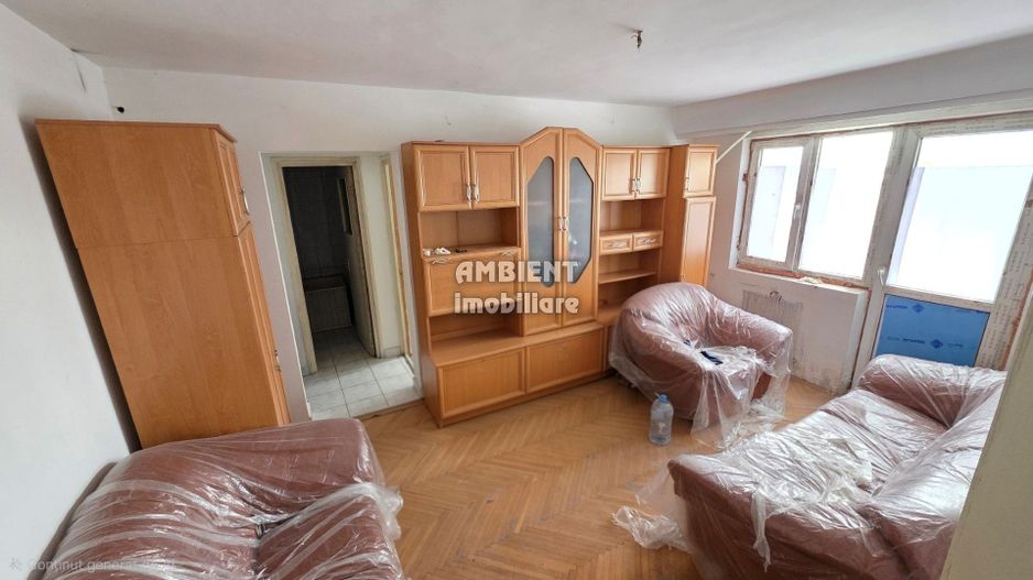 Apartament cu 3 camere, etaj 4, zona Piata VIDIN; - Poză 1
