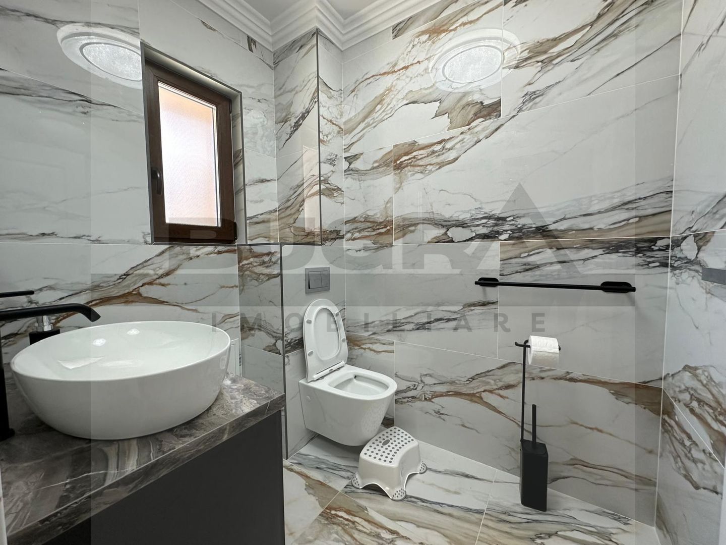 Duplex, 180mp utili, acces privat, ultrafinisat, Dezmir - Poză 10