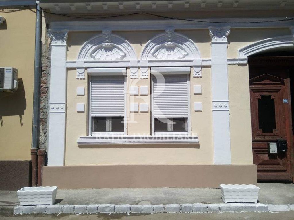 Apartament la casa | 3 Camere | Central | Oradea - Poză 1