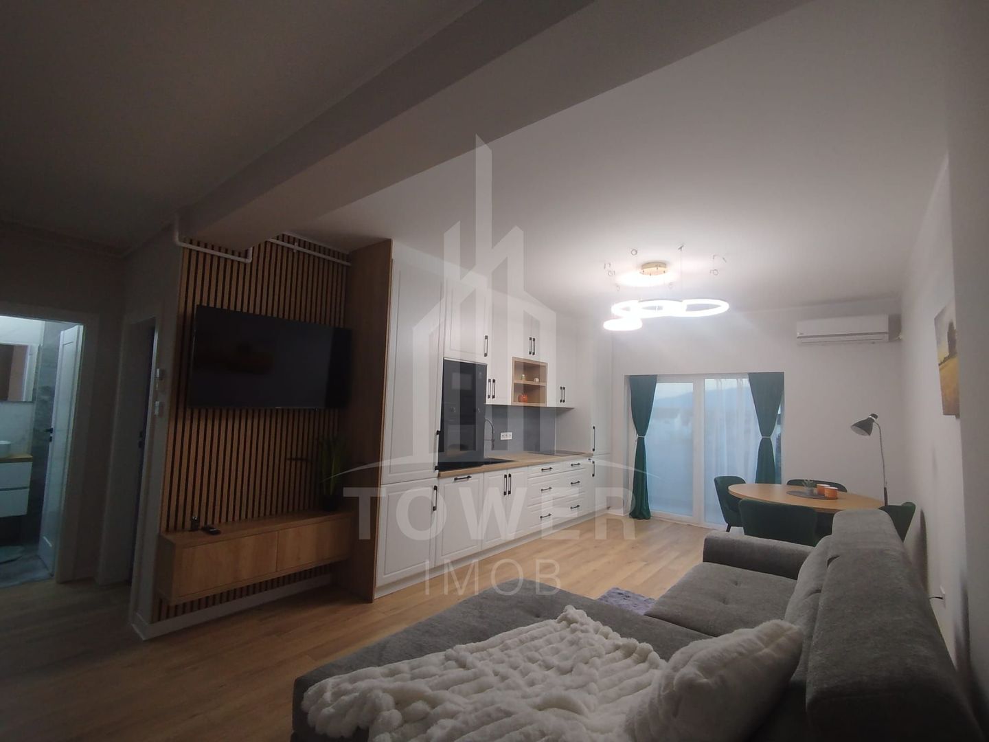 Apartament modern de închiriat, cu balcon și loc de parcare - Poză 3