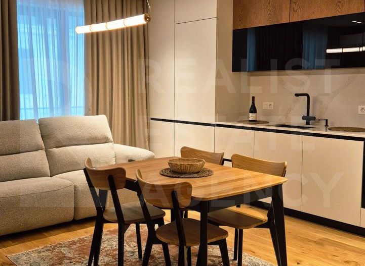 Chirie apartament PREMIUM în inima Chișinăului – Square Residence - Poză 1