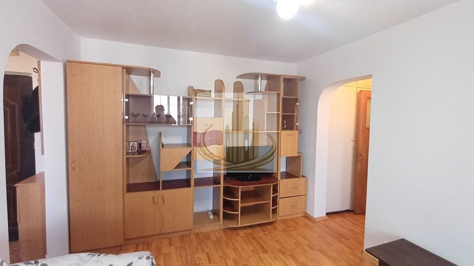 Apartament 2 camere semidecomandat, bloc reabilitat - Poză 3