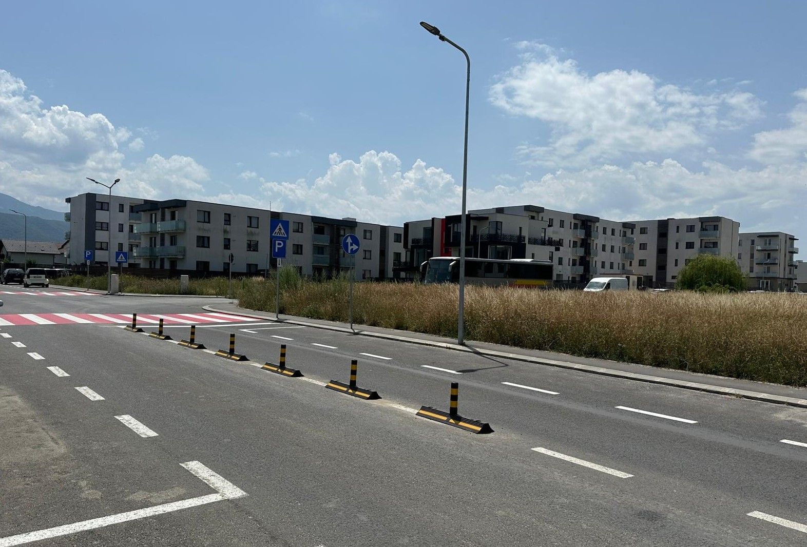 Vindem apartament  complet mobilat modern cu 2 bai zona Ghimbav - Poză 17