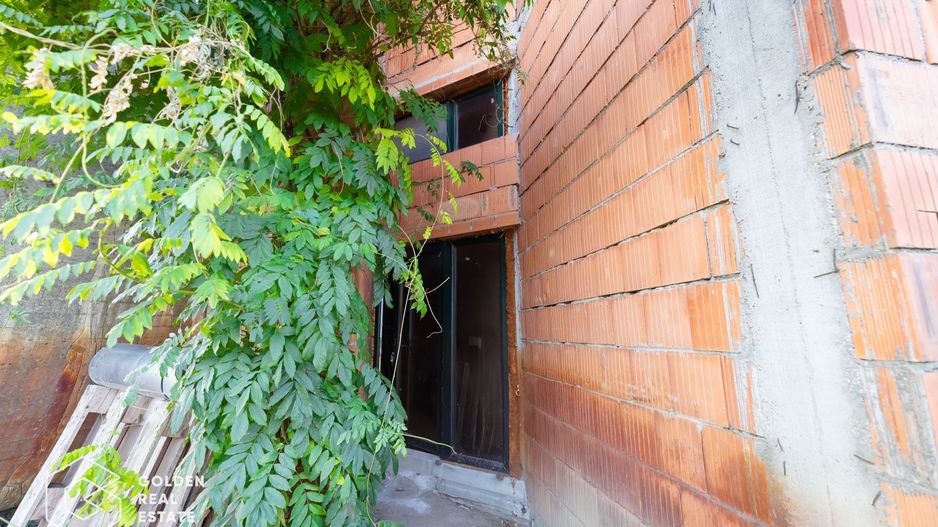 1/2 Duplex avangardist, la rosu, in Mosnita Noua - Poză 5