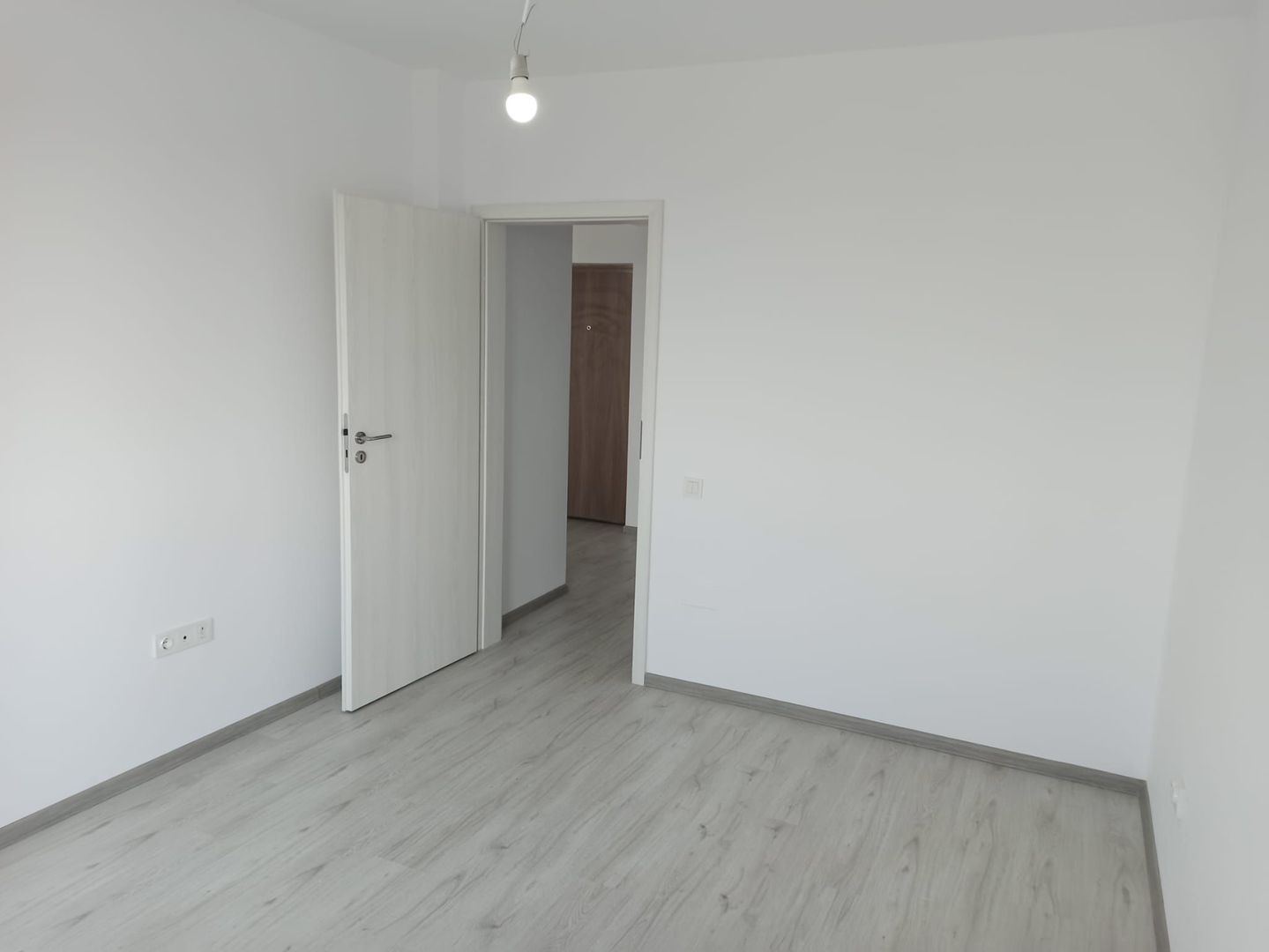 2cam.studio/53mp/strPostalionului/STB241-1min/metrouApPatriei-15min - Poză 14