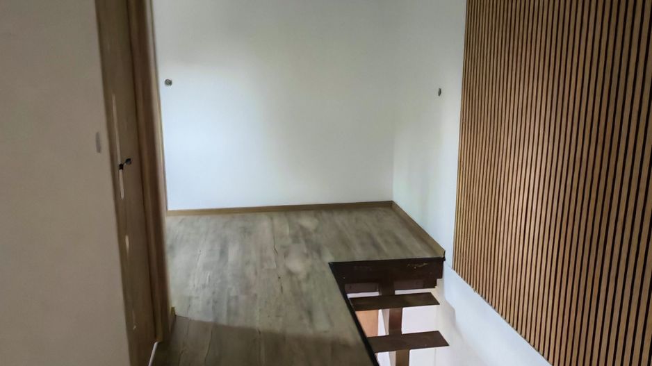 Corp de casa P+M 4 camere , ASTRA - Carpatilor -LIDL- ,curte comuna. - Poză 7