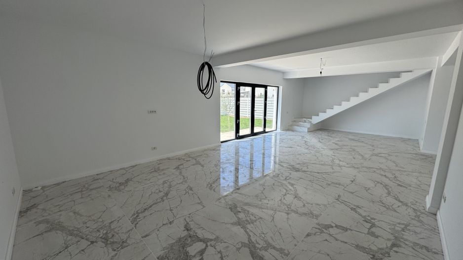 Vila exclusivista cu PISCINA, zona Liddl Tunari, 0% comision - Poză 12